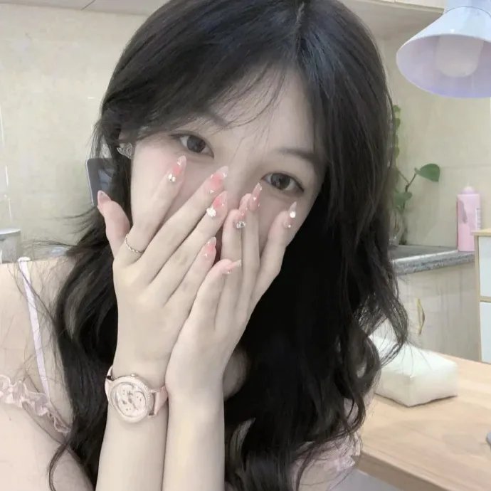 明天、我会成为谁的女友